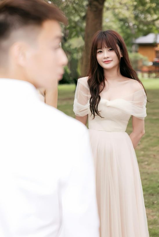Cô gái mừng 500k nhưng đi đám cưới Quang Hải 3 lần, nhan sắc thật gây sốt cõi mạng? - ảnh 3