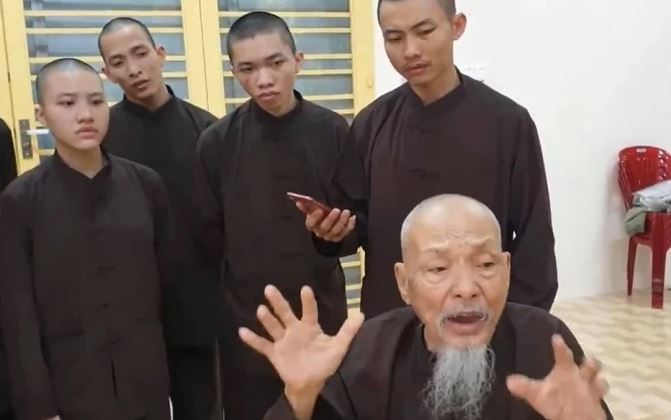 Vụ Tịnh Thất Bồng Lai: 'Thầy ông nội' Lê Tùng Vân bị khởi tố tội loạn luân - ảnh 3