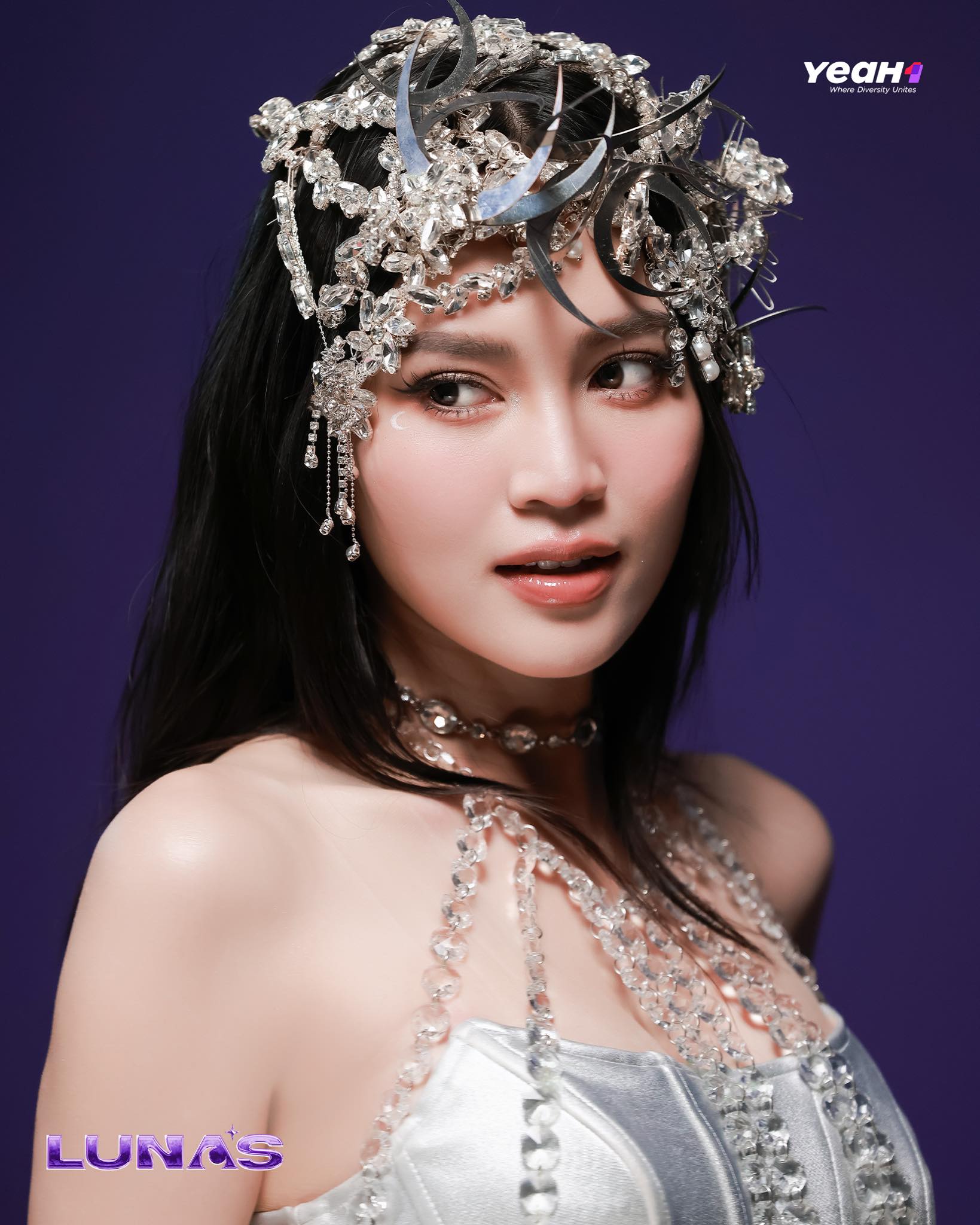 Vừa xác nhận du học, Ninh Dương Lan Ngọc livestream đã bị netizen bình luận gì mà ekip an ủi: 'Nín không khóc'? - ảnh 3