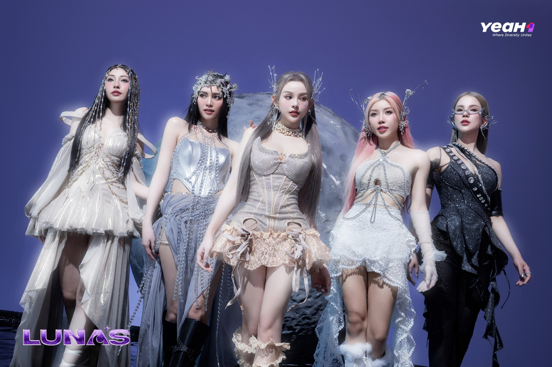 Vừa xác nhận du học, Ninh Dương Lan Ngọc livestream đã bị netizen bình luận gì mà ekip an ủi: 'Nín không khóc'? - ảnh 4