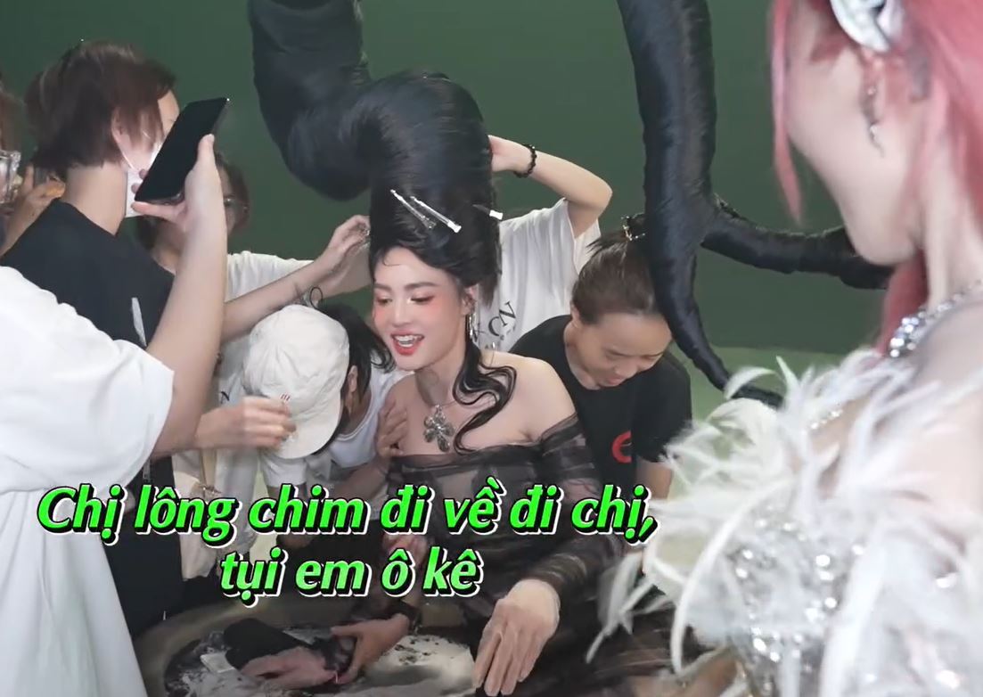 Ninh Dương Lan Ngọc tiết lộ cùng Huyền Baby quay MV trong nhiệt độ nóng nhất Sài Gòn, không có máy lạnh - ảnh 5