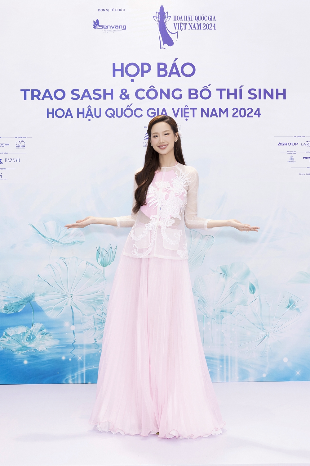 Đoàn Thiên Ân, Lương Linh và dàn hậu khoe sắc trên thảm đỏ trao sash Hoa Hậu Quốc Gia Việt Nam 2024 - ảnh 3