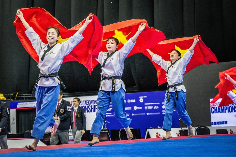 Chị Đẹp Châu Tuyết Vân đạt Huy Chương Vàng Taekwondo Thế Giới 2024, dàn Chị Đẹp rộn ràng chúc mừng - ảnh 1