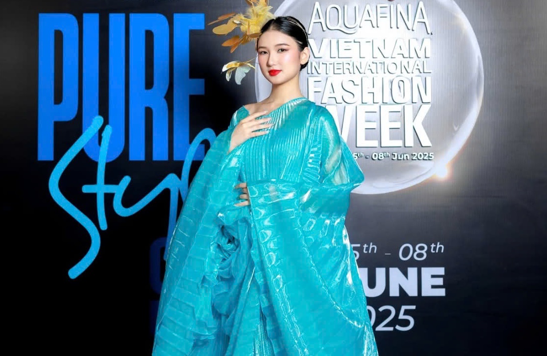 Nàng Mơ múa trên sàn catwalk bất ngờ được so sánh với 'chị đại làng mẫu' Thanh Hằng? - ảnh 3