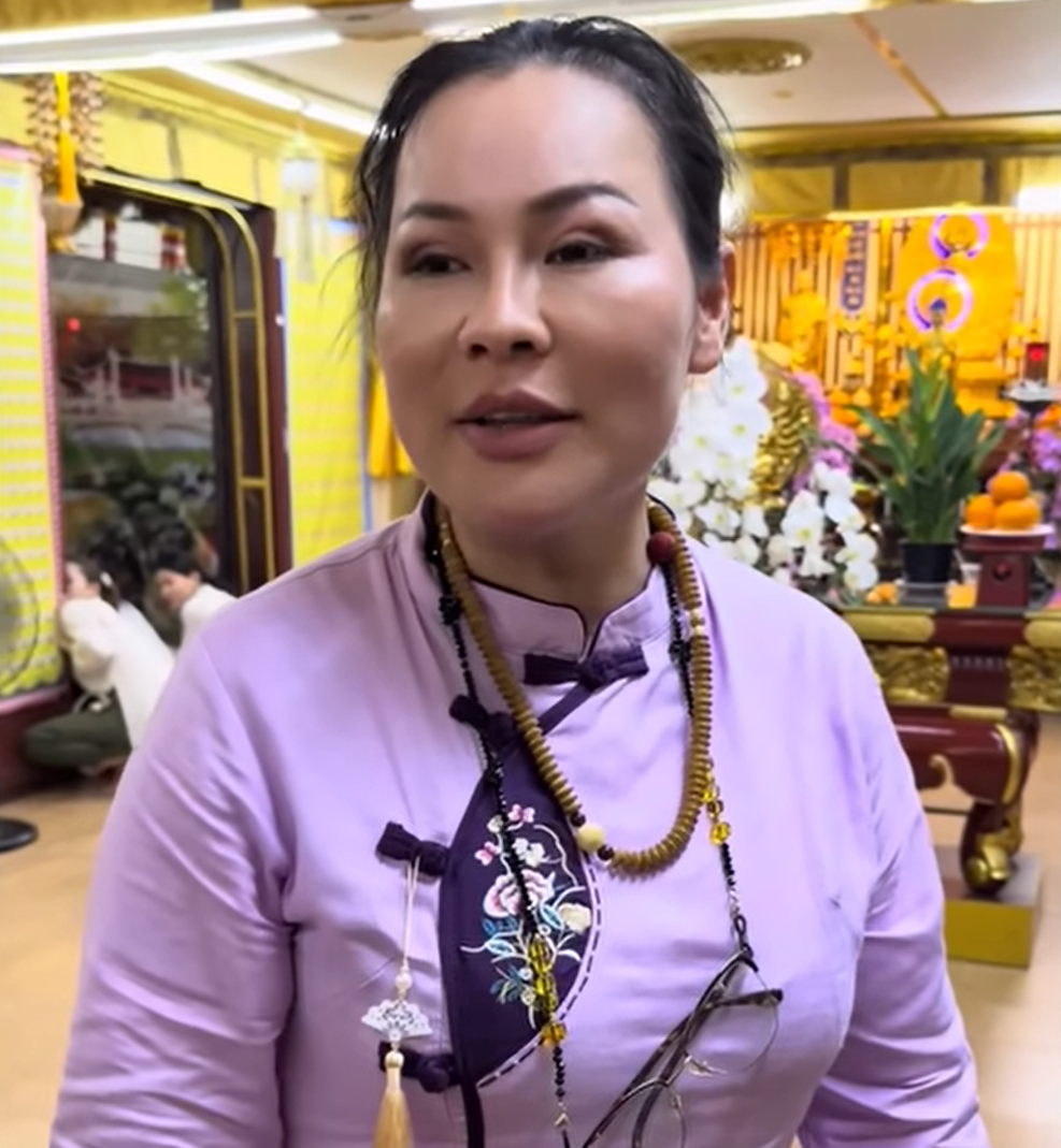Vợ Quý Bình chia sẻ 'Không biết bạn thân của anh đang nghĩ gì về tôi' nên không thông báo cho các bạn thân của cố diễn viên.