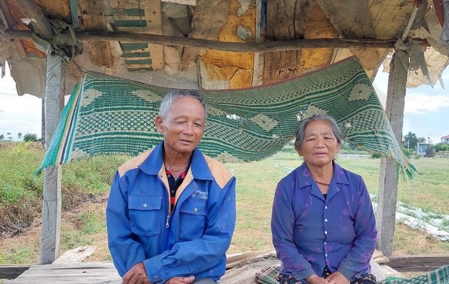 Vợ chồng cụ ông Phan Văn Tôn, sinh sống bằng nghề nông tại tỉnh Nghệ An