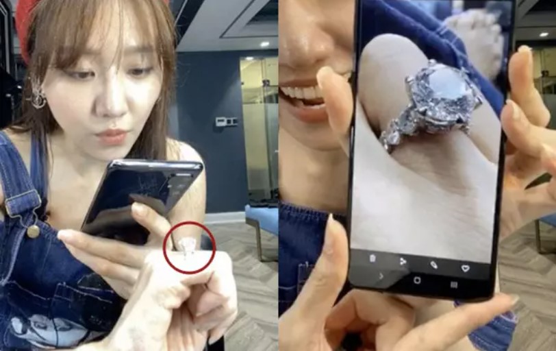 Vào hồi tháng 4/2020, Hari Won đã hào hứng livestream 'đập hộp' khoe chiếc nhẫn kim cương có giá trị đắt đỏ do Trấn Thành tặng
