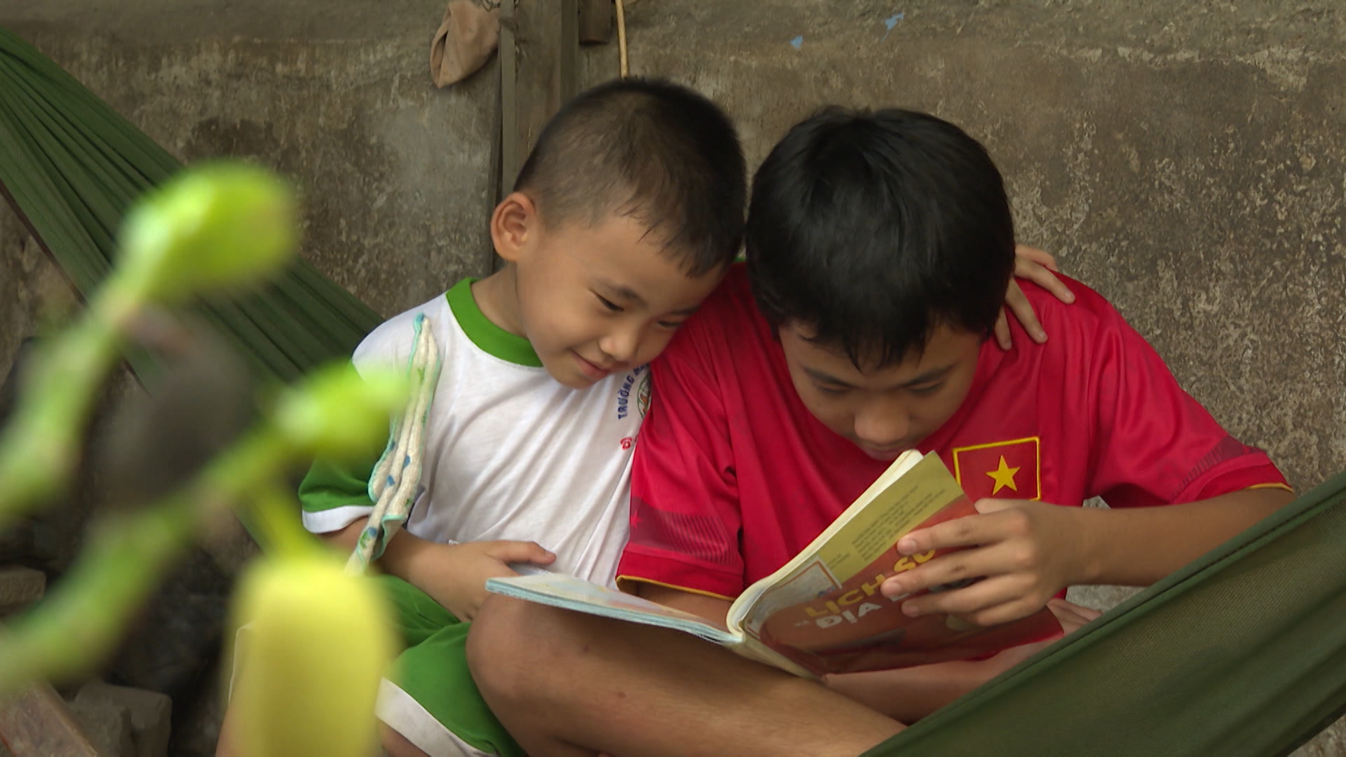 Xót xa hoàn cảnh gia đình tại Tiền Giang, U60 vẫn lam lũ làm phụ hồ nuôi cha mẹ và 2 em khuyết tật - ảnh 5