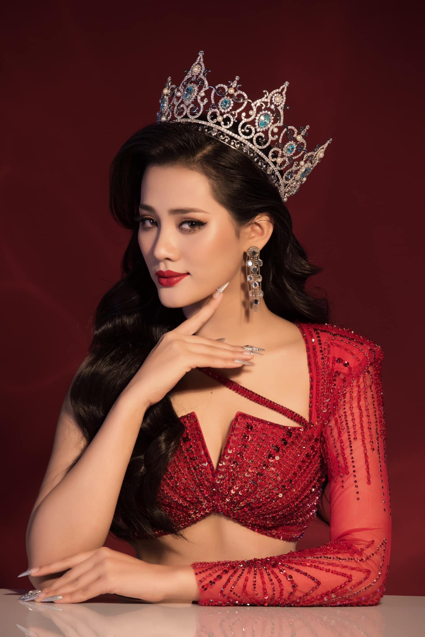 Hoa hậu Đinh Như Phương làm giám khảo đồng hành chấm thi Miss Hutech 2023 và Hoa hậu Du lịch Đồng Bằng Sông Cửu Long 2022.