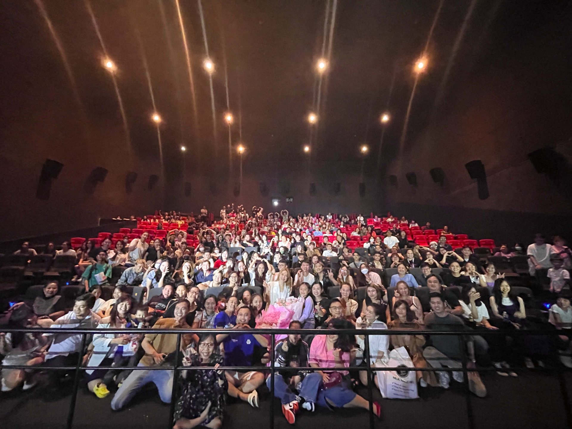 Mỹ Tâm và toàn bộ ekip chương trình