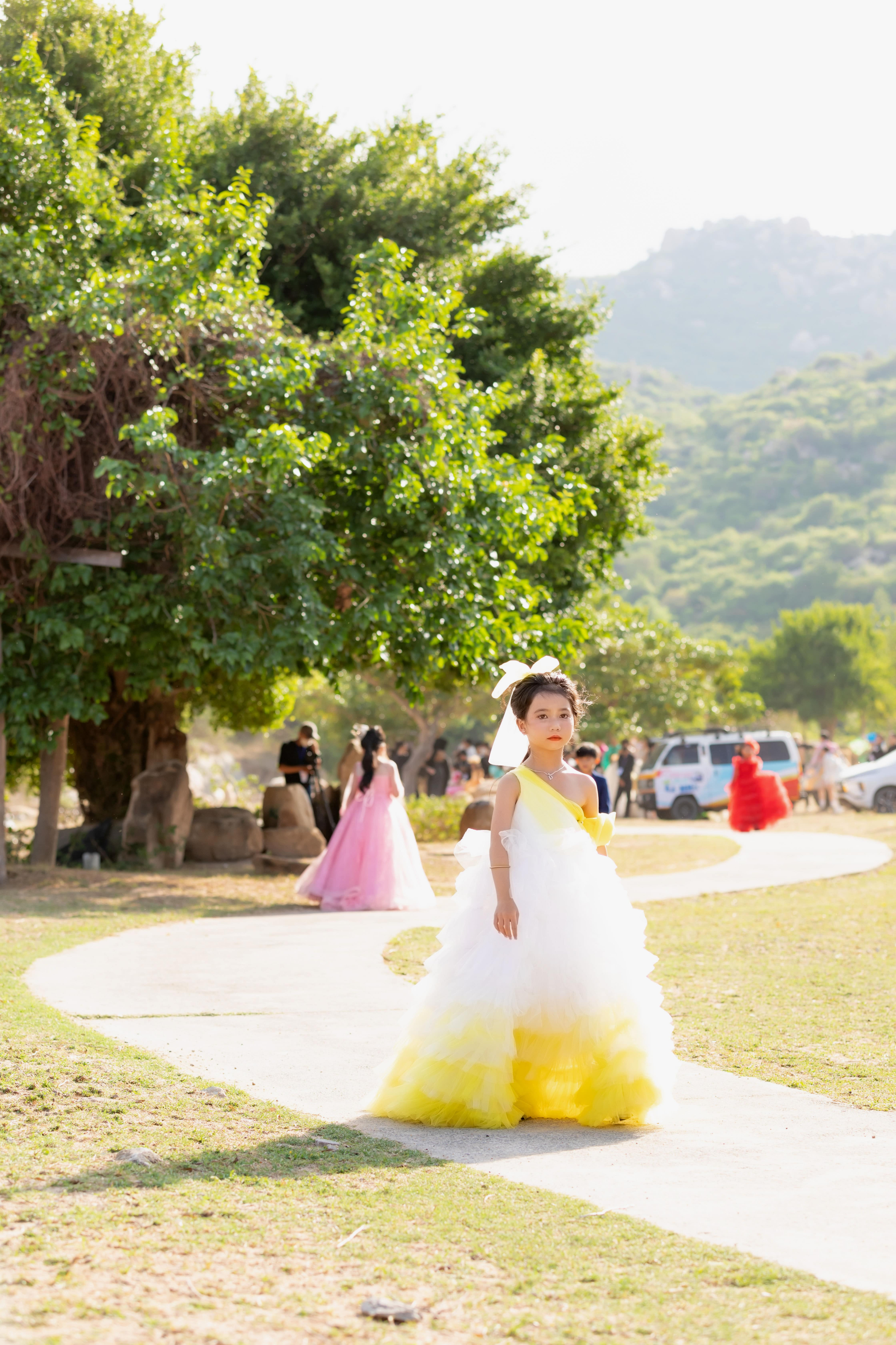 Thiết kế váy bồng bềnh mang hơi hướng công chúa của NTK Thanh Liễu.