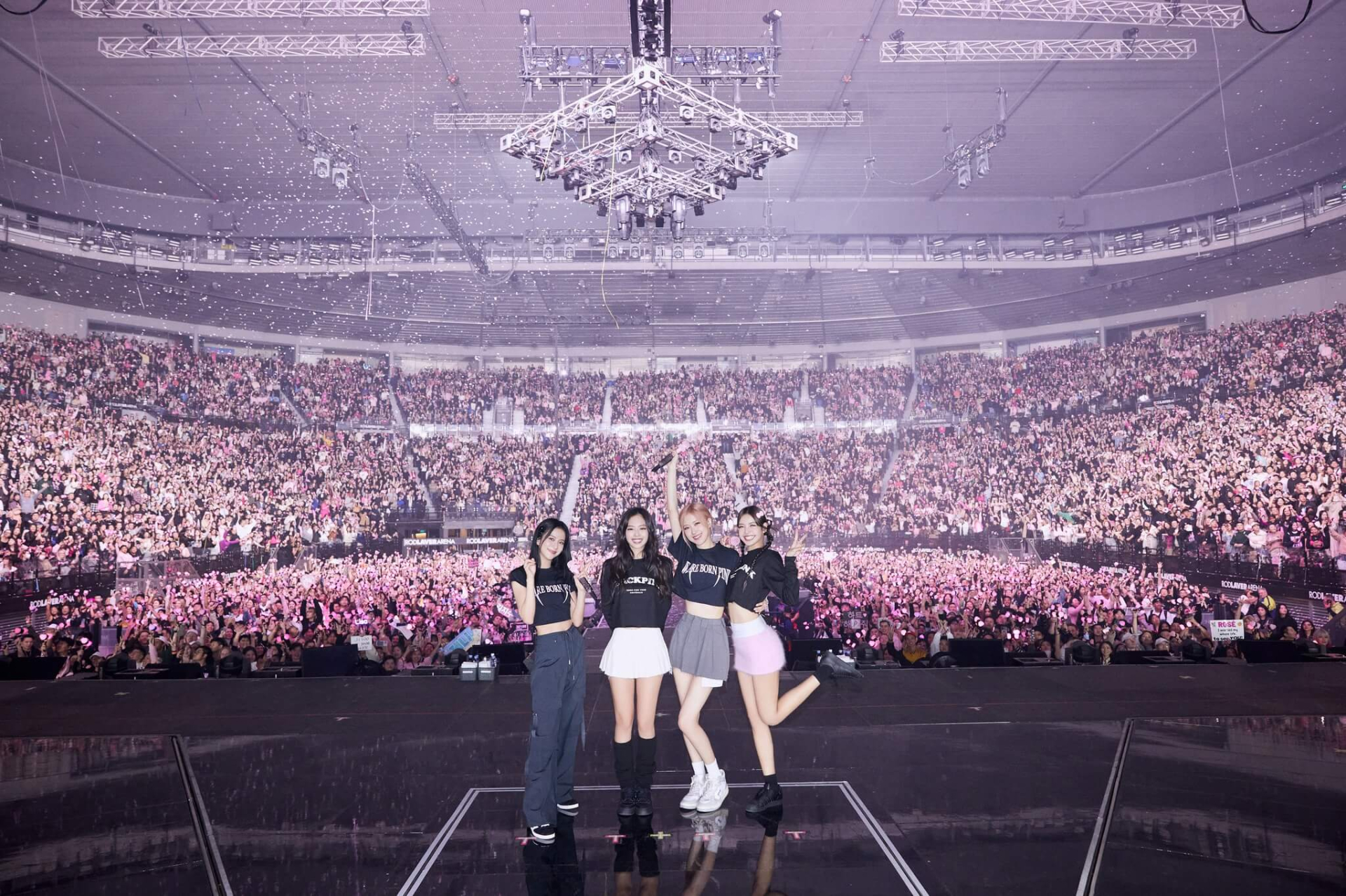 Các buổi concert của BlackPink thu hút hàng nghìn người hâm mộ.