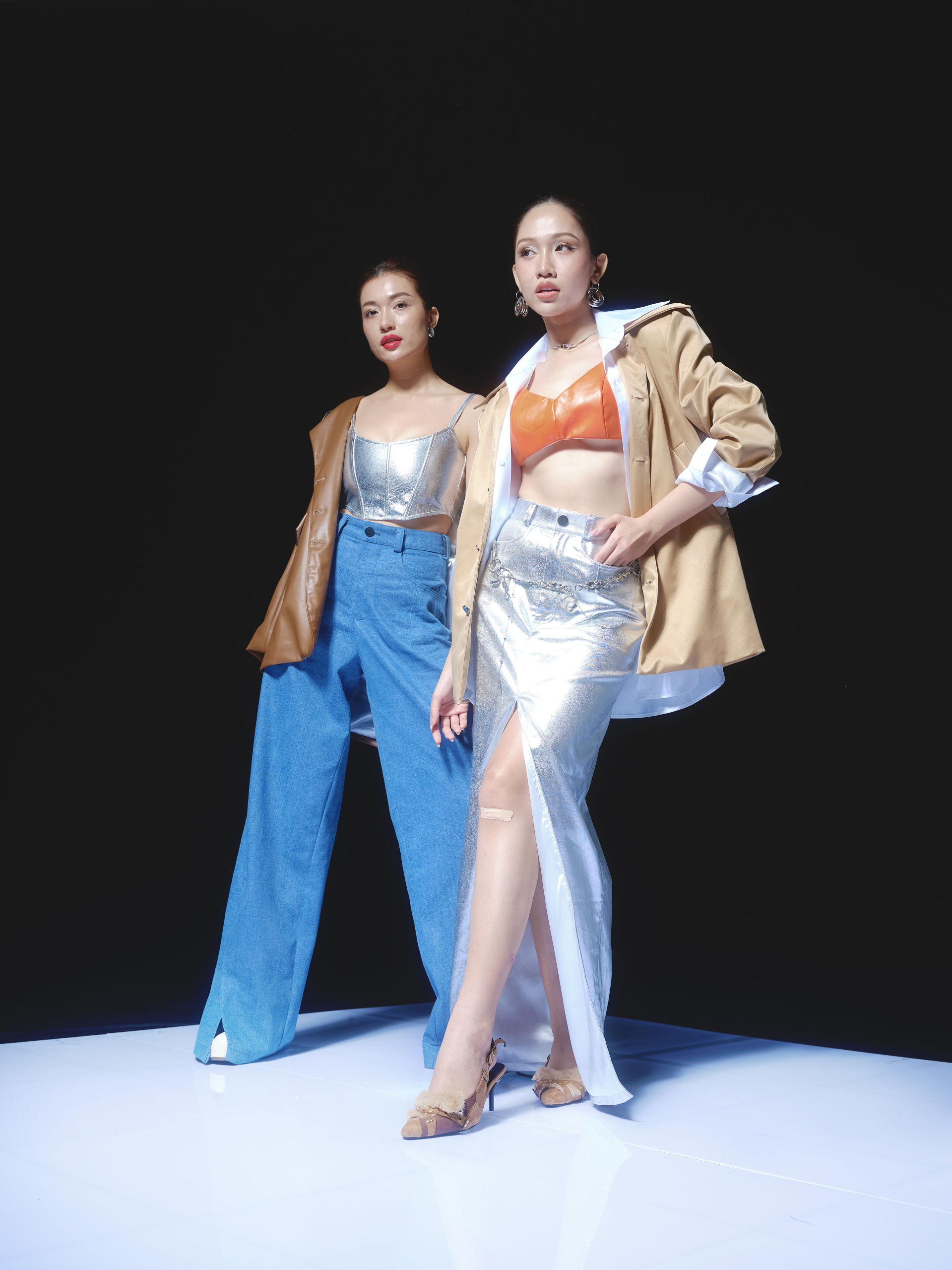Hoa hậu Đỗ Nhật Hà diện váy cắt xẻ, khoe chiều cao ấn tượng trong BST mới của NTK Hà Nhật Tiến - ảnh 6