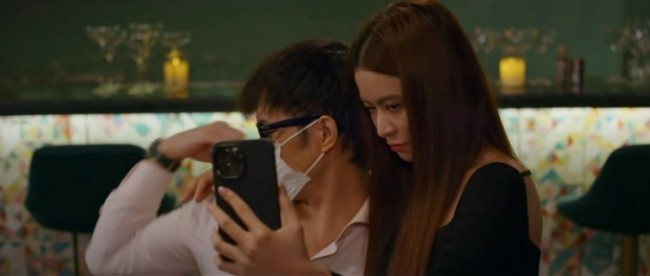 Hoàng Thùy Linh bị xem là 'hố đen' của bộ phim, đóng cảnh khóc mà ngỡ đang cười - ảnh 6