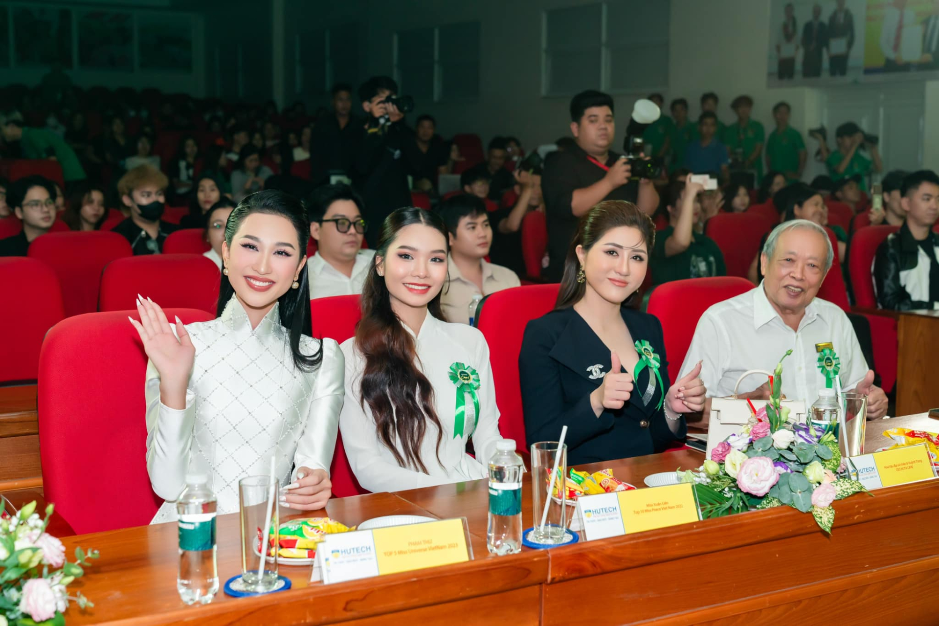 Top 5 MUVN 2023 Phạm Thư liên tục xuất hiện tại các sự kiện ủng hộ cộng đồng - ảnh 4