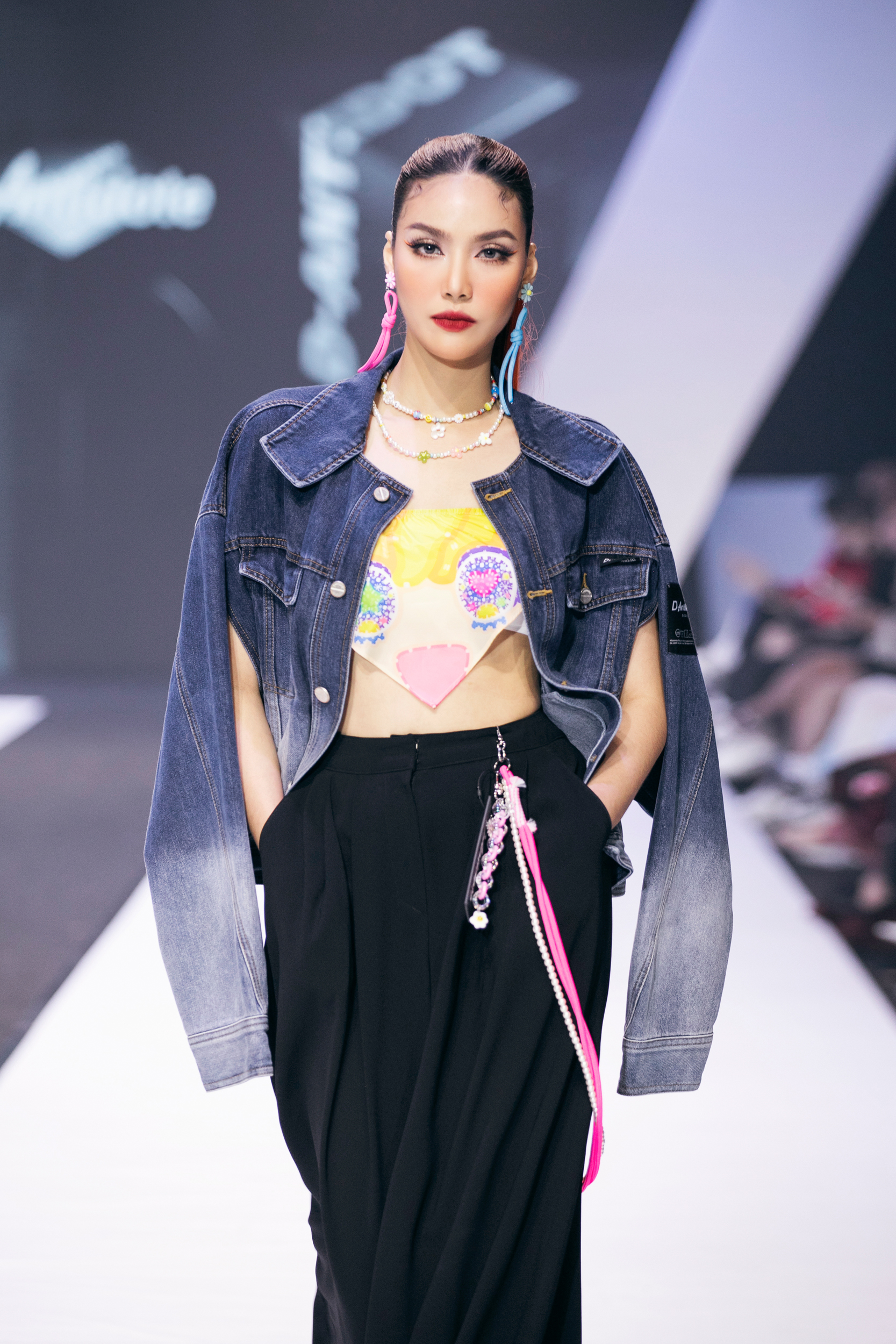 Thanh Hằng, Lan Khuê, Thuý Vân nổi bật tại sàn diễn Asian Kids Fashion Week - ảnh 4