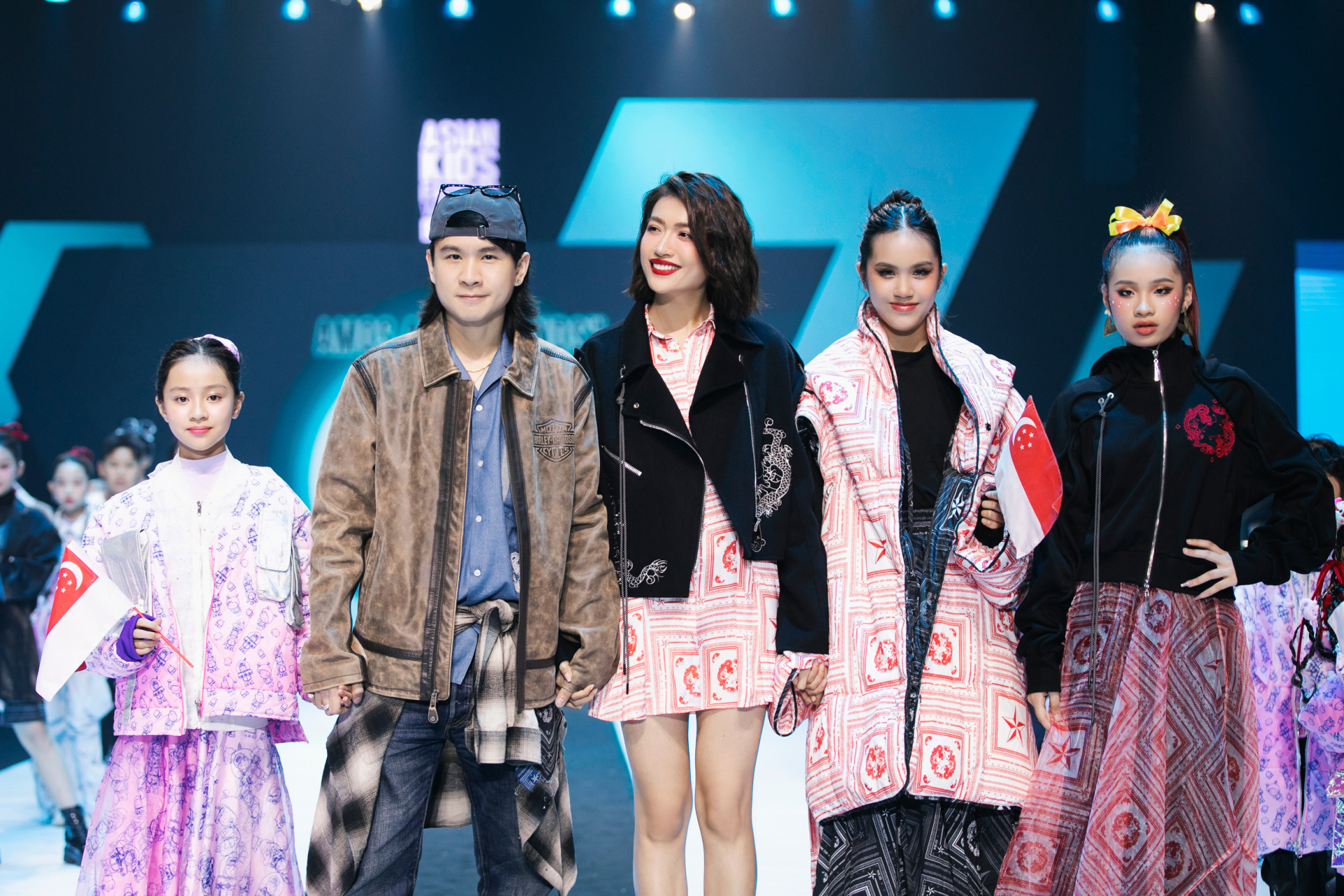 Thanh Hằng, Lan Khuê, Thuý Vân nổi bật tại sàn diễn Asian Kids Fashion Week - ảnh 9