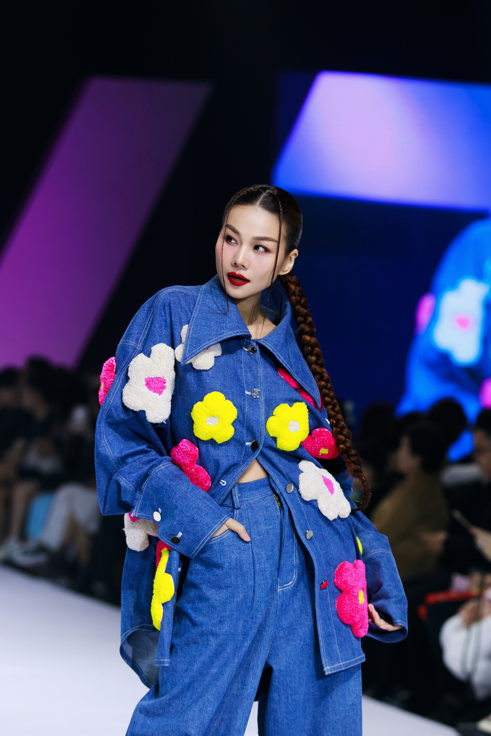 Thanh Hằng, Lan Khuê, Thuý Vân nổi bật tại sàn diễn Asian Kids Fashion Week - ảnh 2