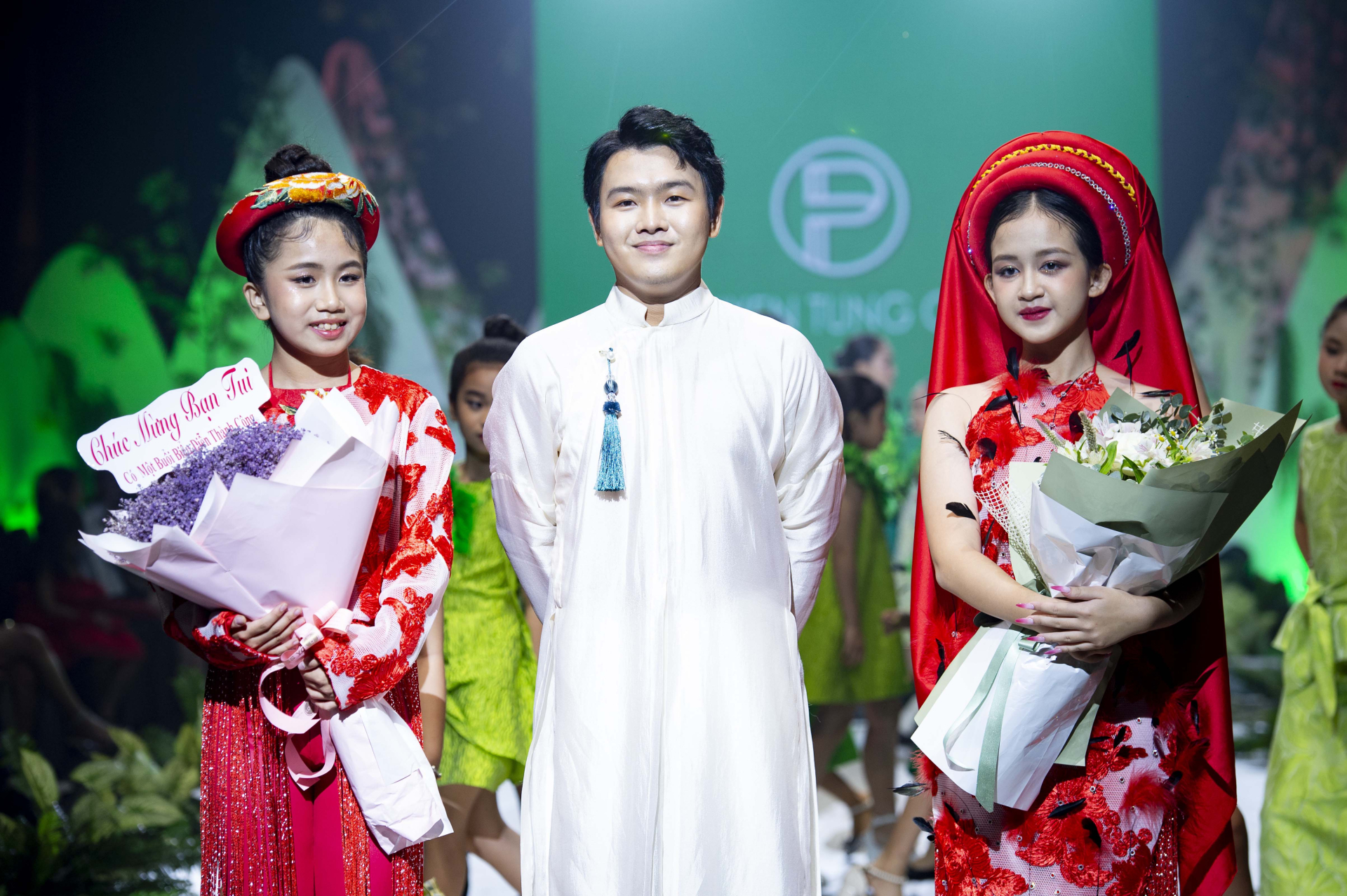 Alice Nguyễn múa trên vòng cao, càn quét sàn diễn Vietnam Kids Art Fashion Fest mùa 2 - ảnh 1
