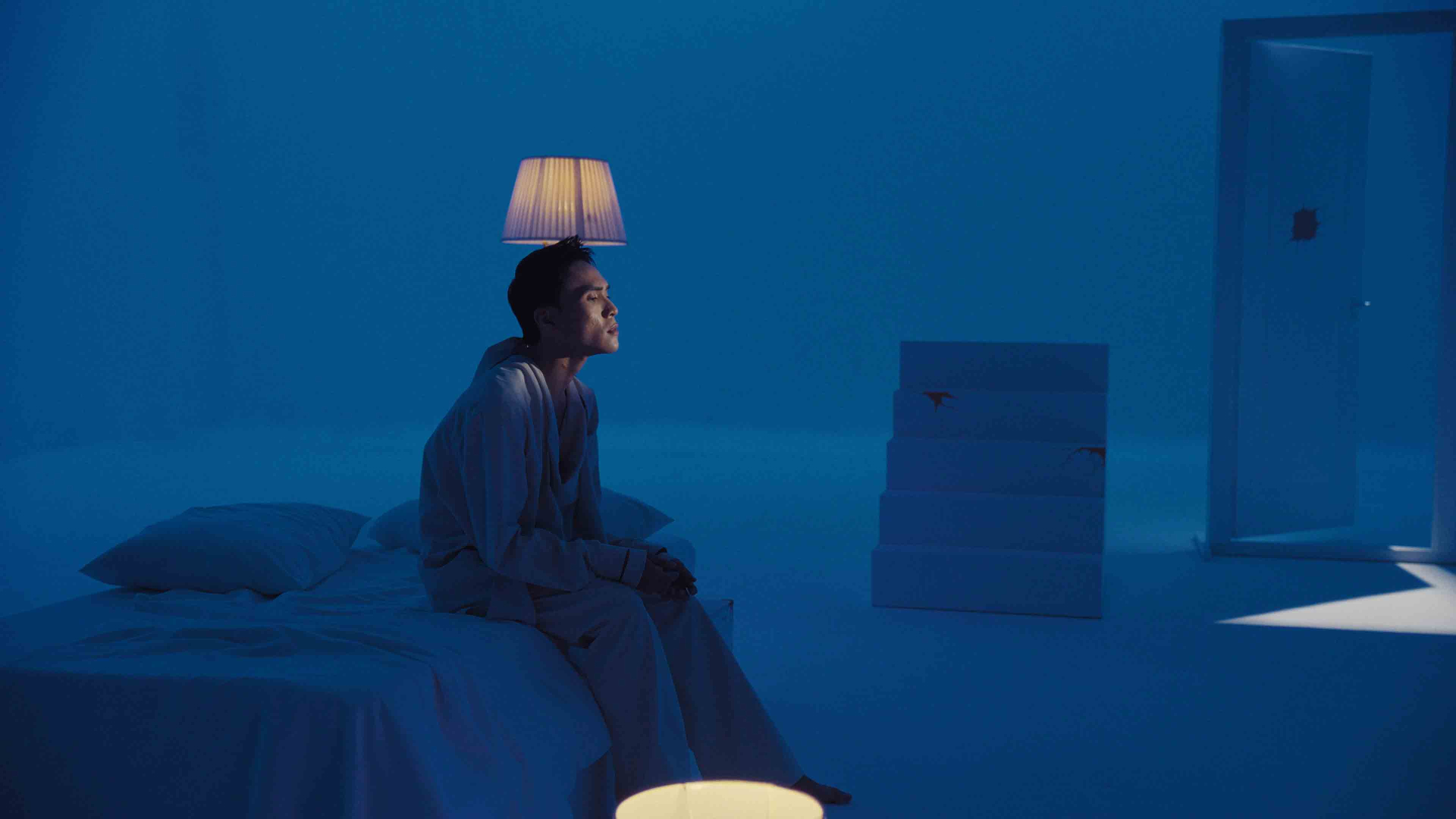 Ca sĩ Kiey tung MV đầu tiên trong album vol.3, hình ảnh đậm màu sắc “đam mỹ” - ảnh 5