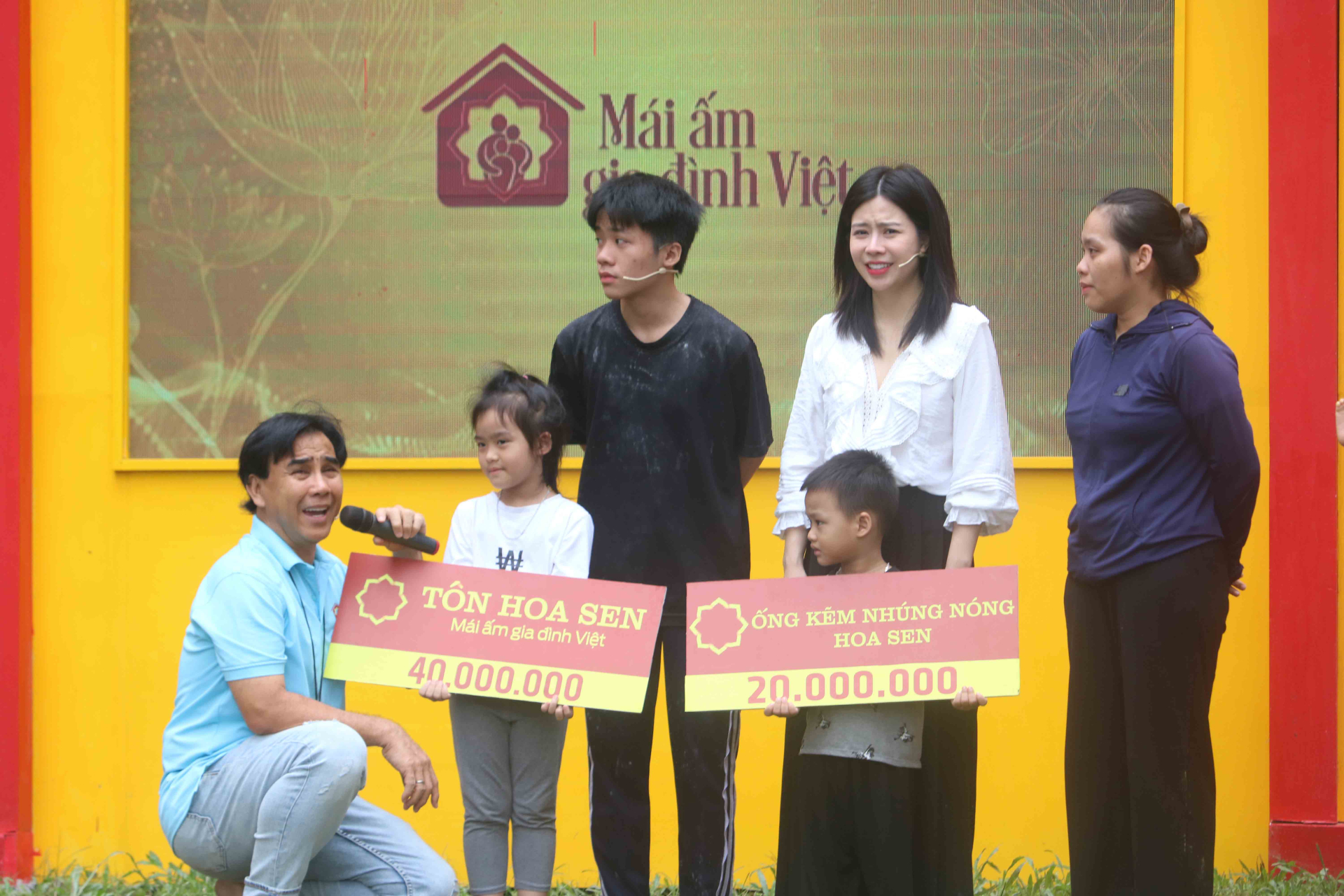 NSND Hữu Quốc và diễn viên Vũ Ngọc Ánh góp sức mang về giải thưởng 95 triệu cho trẻ em mồ côi - ảnh 5
