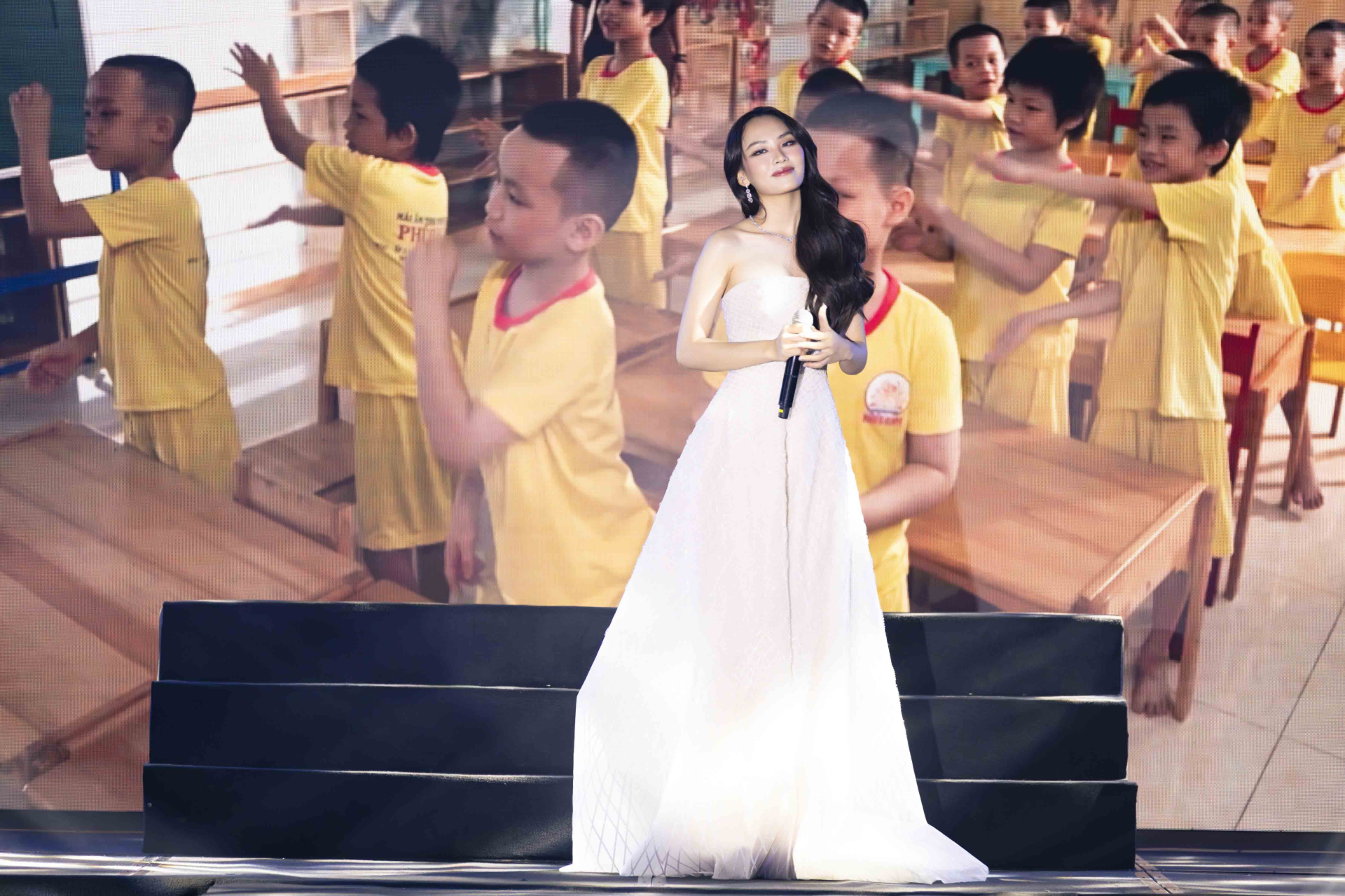 Toàn cảnh lễ trao sash của Hoa hậu Mai Phương, nhan sắc và tài năng ngày càng thăng hạng - ảnh 2