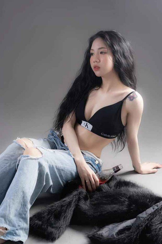 Nữ cầu thủ tuyển Việt Nam đánh dấu năm 2024 bằng bộ ảnh bikini - ảnh 4