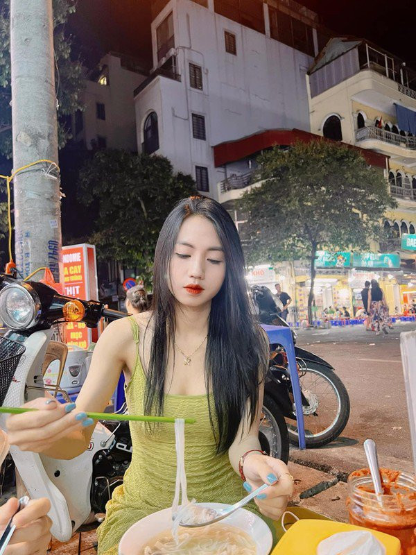 Nữ cầu thủ tuyển Việt Nam đánh dấu năm 2024 bằng bộ ảnh bikini - ảnh 6