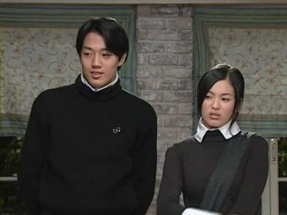 Song Hye Kyo và tài tử 'Chuyện tình Harvard' Kim Rae Won từng dính tin đồn tình cảm, hiện có chung số phận - ảnh 1