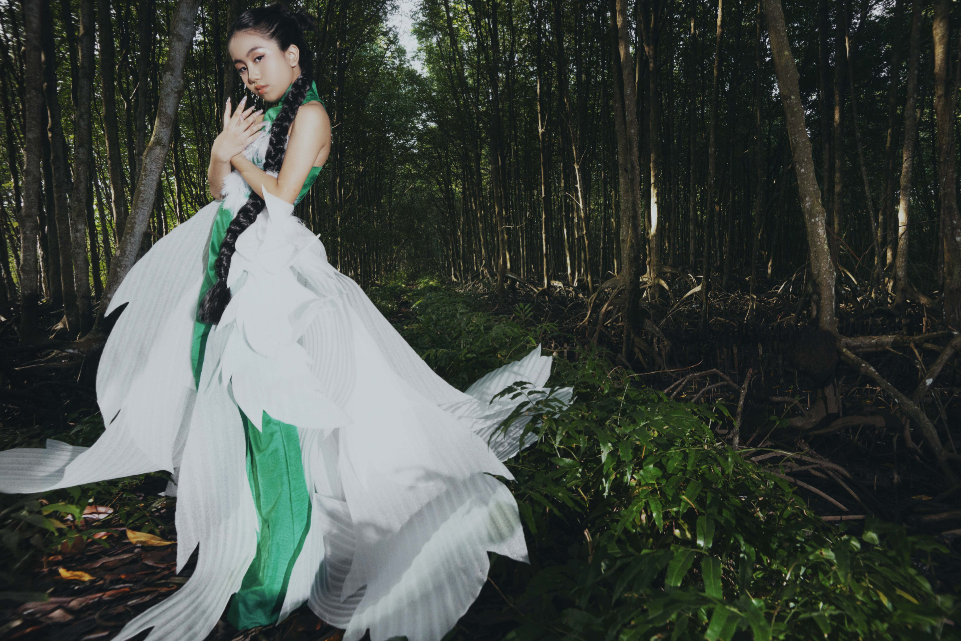 Bộ ảnh thời trang với thông điệp bảo vệ rừng ngập mặn của mẫu nhí Alice Nguyễn - ảnh 3