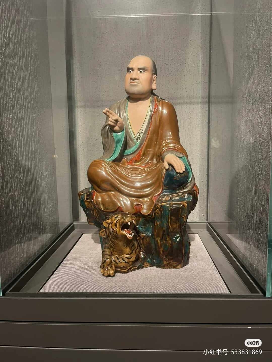 Ngoài bức tượng Trầm Tư La Hán, bảo tàng còn có những bức tượng mô phỏng 17 vị La Hán còn lại. Khách tham quan cũng bày tỏ sự bất ngờ với những những bức tượng mang biểu cảm sinh động, thú vị.