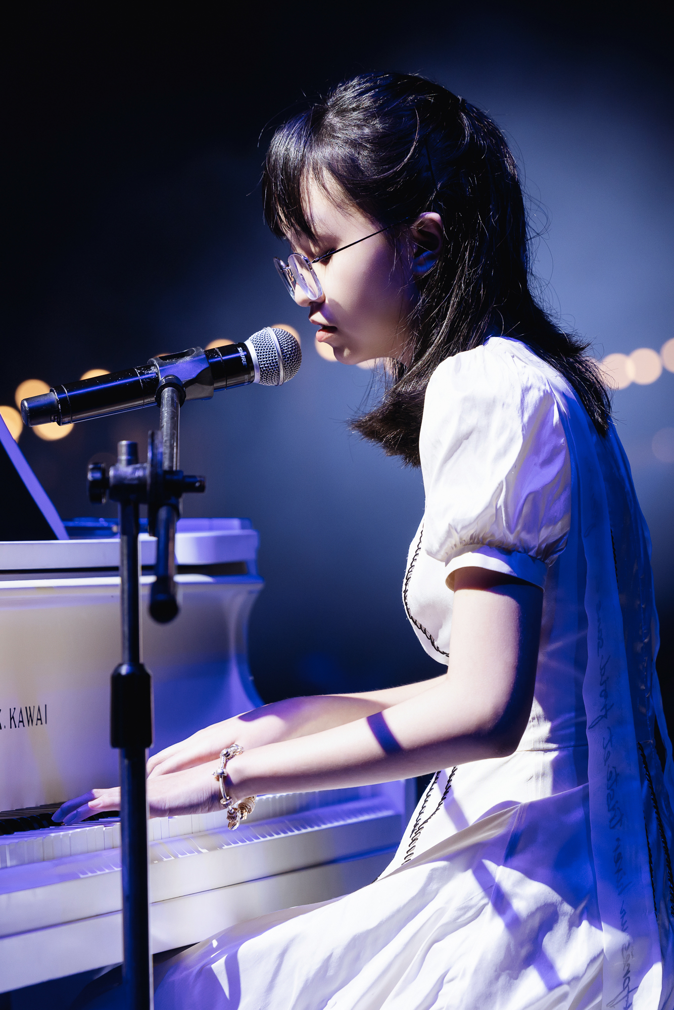 Hai tiểu thư nhà Sơn Kim biểu diễn ca khúc tự sáng tác mừng lễ cưới thiên kim Mika Nguyễn - ảnh 6