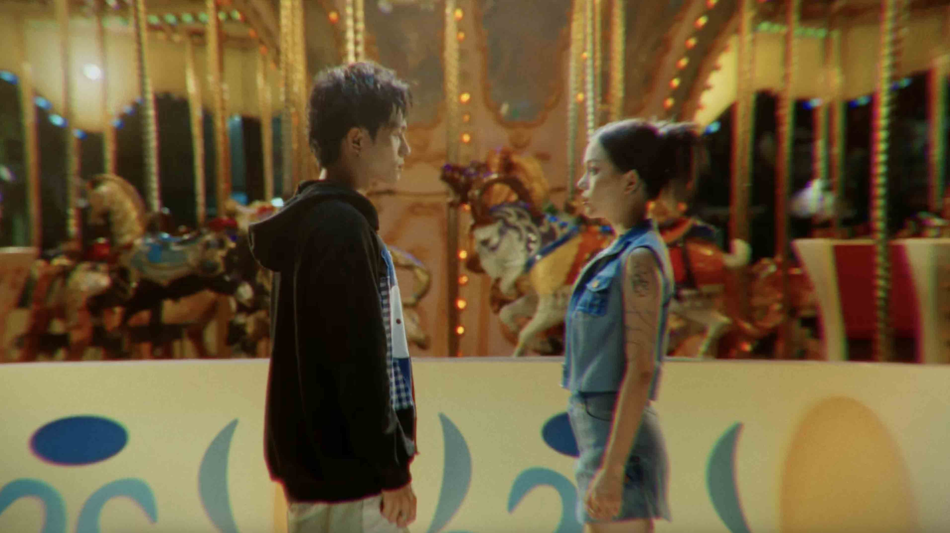 GREY D và Linh Ngọc Đàm nhá hàng loạt cảnh “nóng” trong Teaser MV ‘nhạt-fine’ - ảnh 1