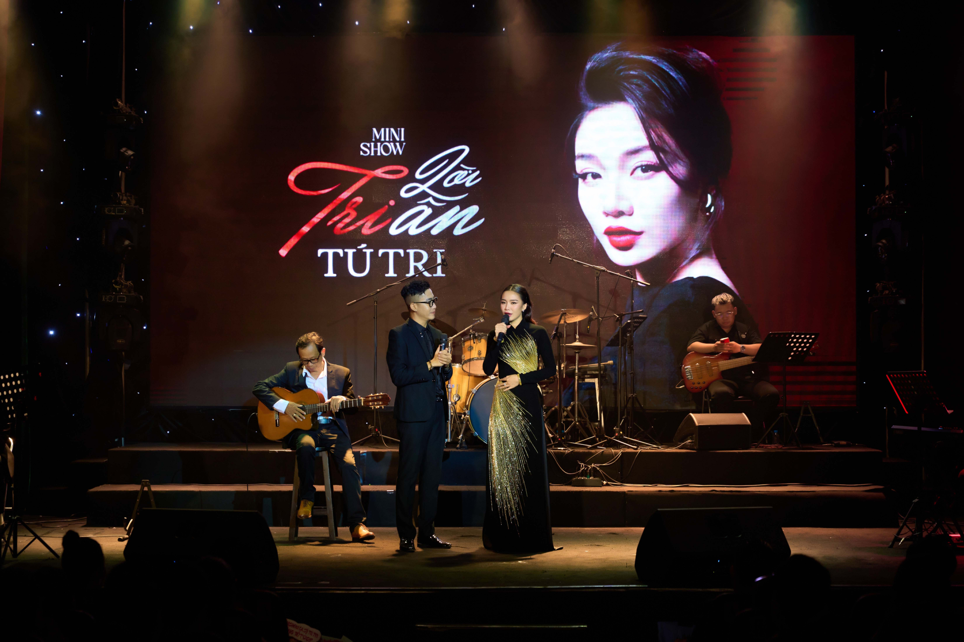 Tú Tri hát lại bản hit của Phi Nhung, nghẹn ngào tưởng nhớ cố ca sĩ - ảnh 3