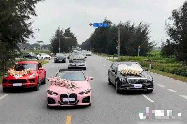 Chú rể bị triệu tập sau đám cưới vì dừng dàn siêu xe giữa đường để quay phim, chụp ảnh đăng lên mạng - ảnh 2