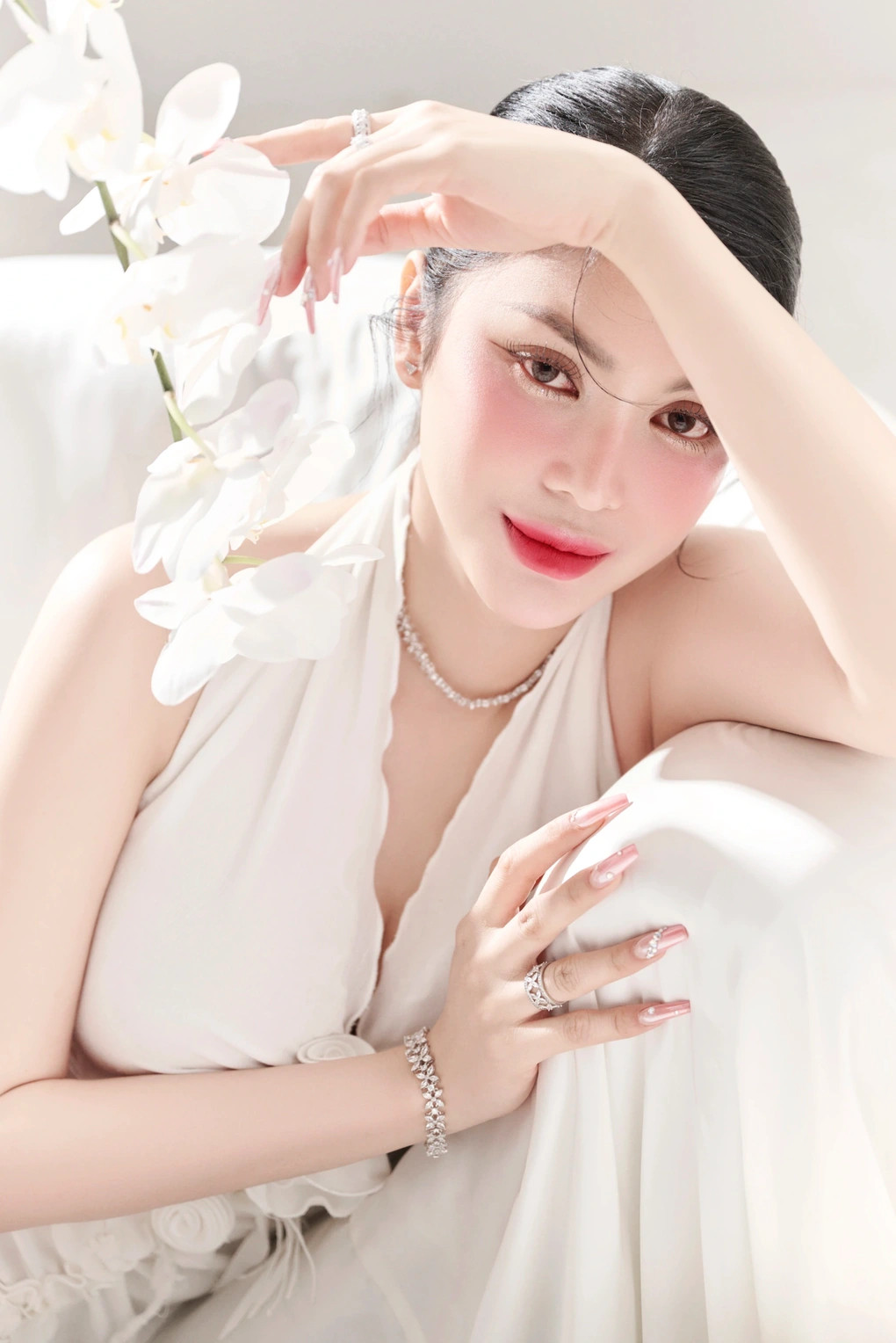 Lily Chen: Ngoại hình khiến nhiều người lầm tưởng tôi là con nhà giàu - ảnh 1