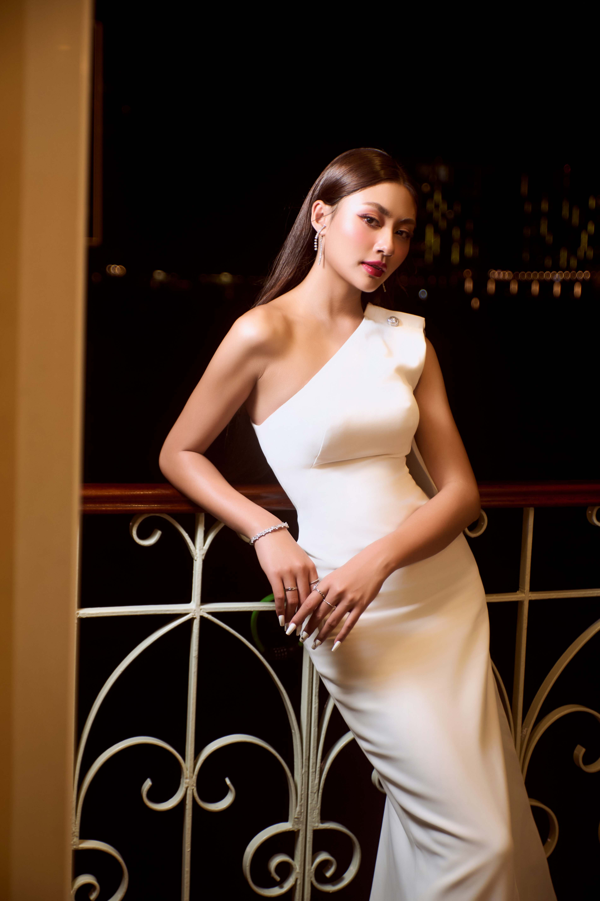 Hoa hậu Bùi Xuân Hạnh: 'Tôi đặt báo thức để nhớ uống đủ nước mỗi ngày' - ảnh 1