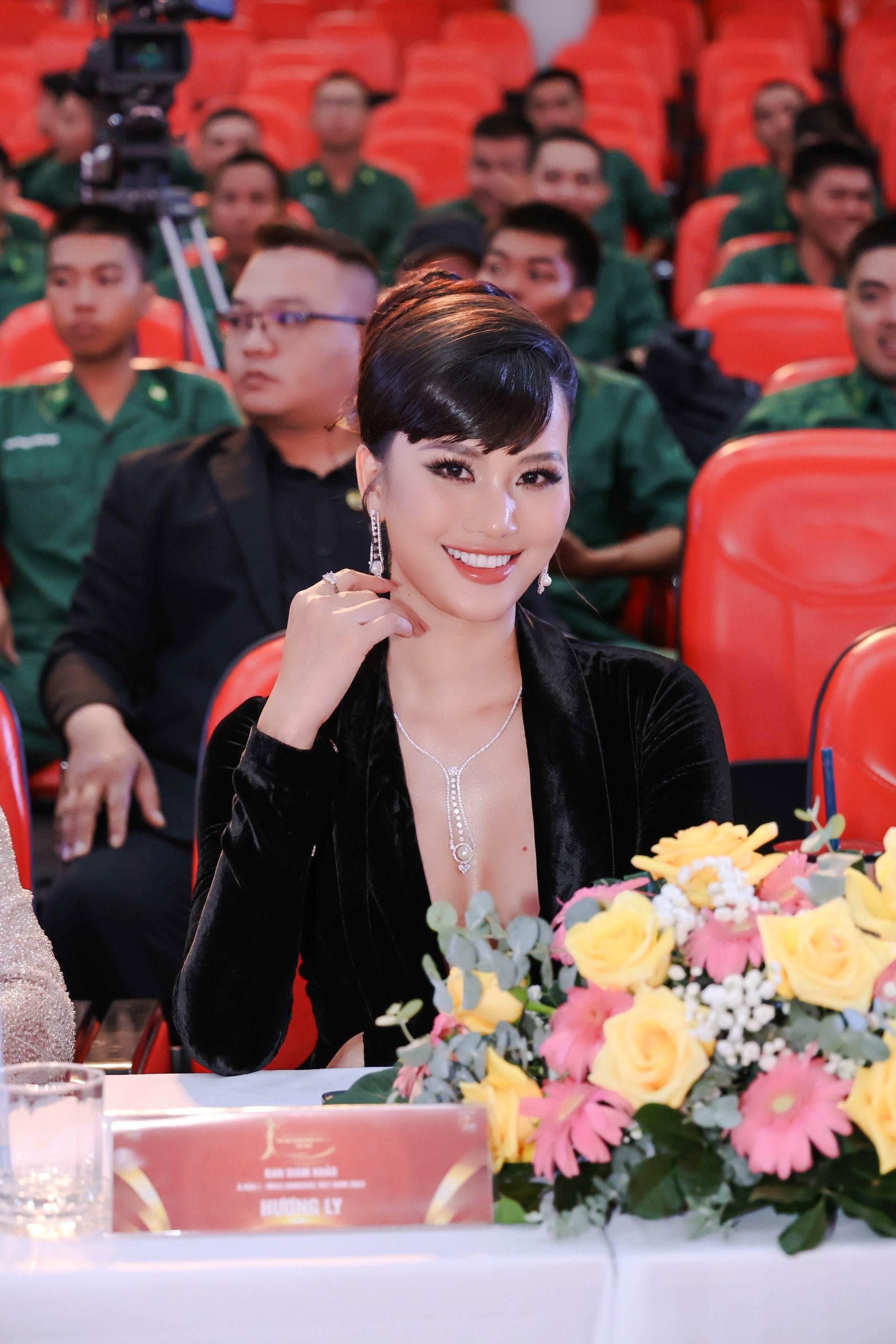 Á hậu 1 kiêm Giám đốc quốc gia Miss Universe Viet Nam Hương Ly – Thành viên BGK