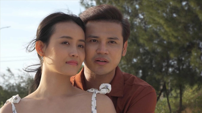 Cặp sao Việt đóng anh em trên phim nhưng cưới nhau ngoài đời, phải 'dạy' vợ hôn bạn diễn - ảnh 5