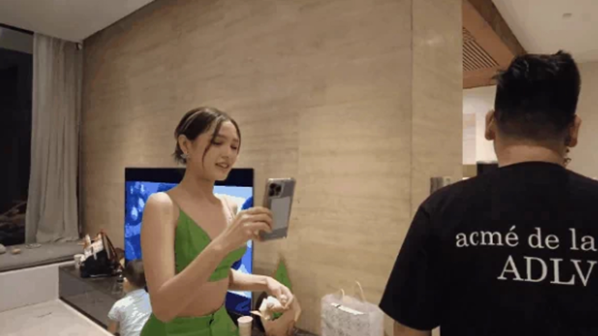 Loạt ứng xử của Xoài Non bị chê trách trước bố mẹ chồng: Để bố chồng “phục vụ”, nói từ nhạy cảm - ảnh 4