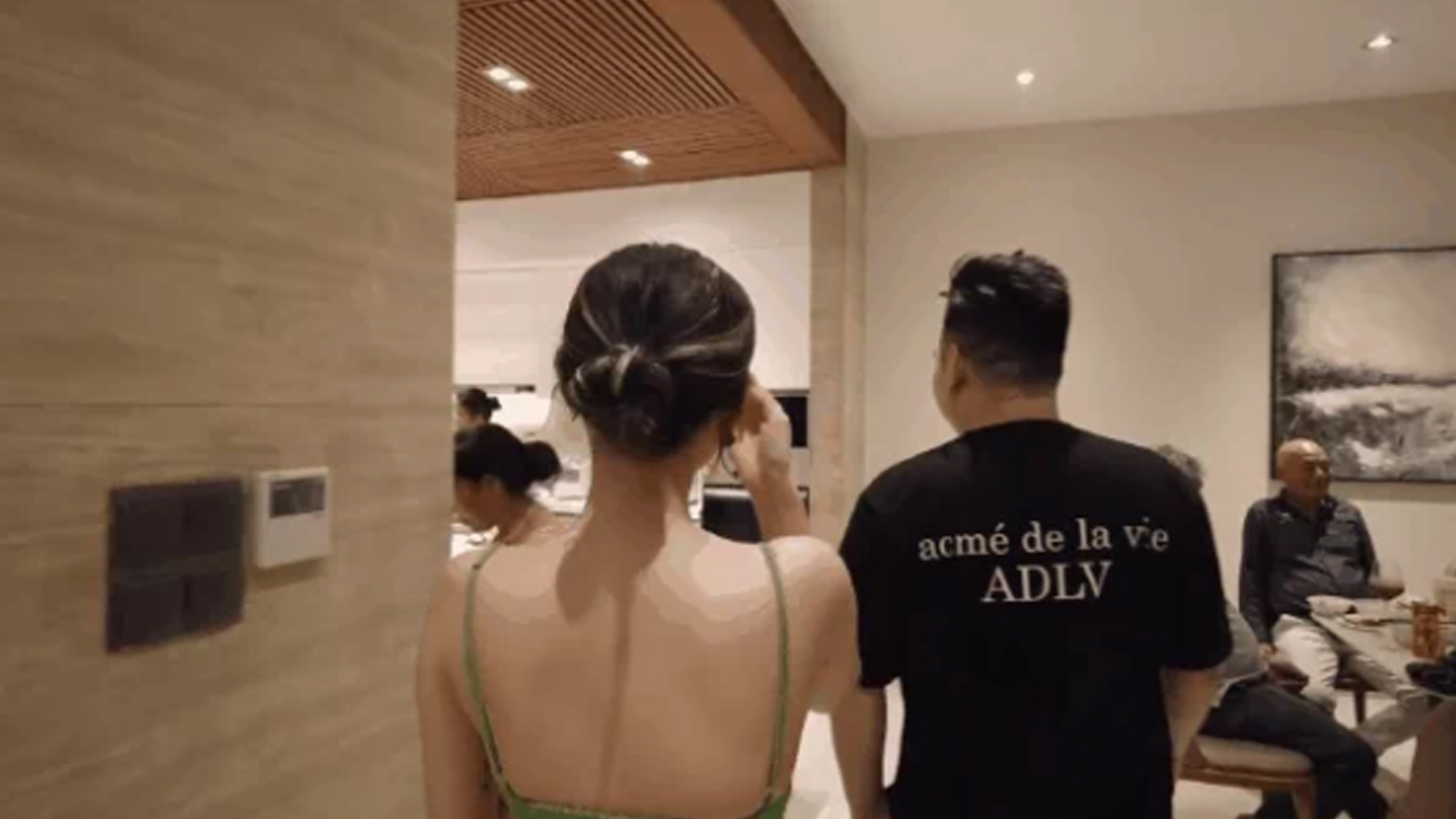 Loạt ứng xử của Xoài Non bị chê trách trước bố mẹ chồng: Để bố chồng “phục vụ”, nói từ nhạy cảm - ảnh 5