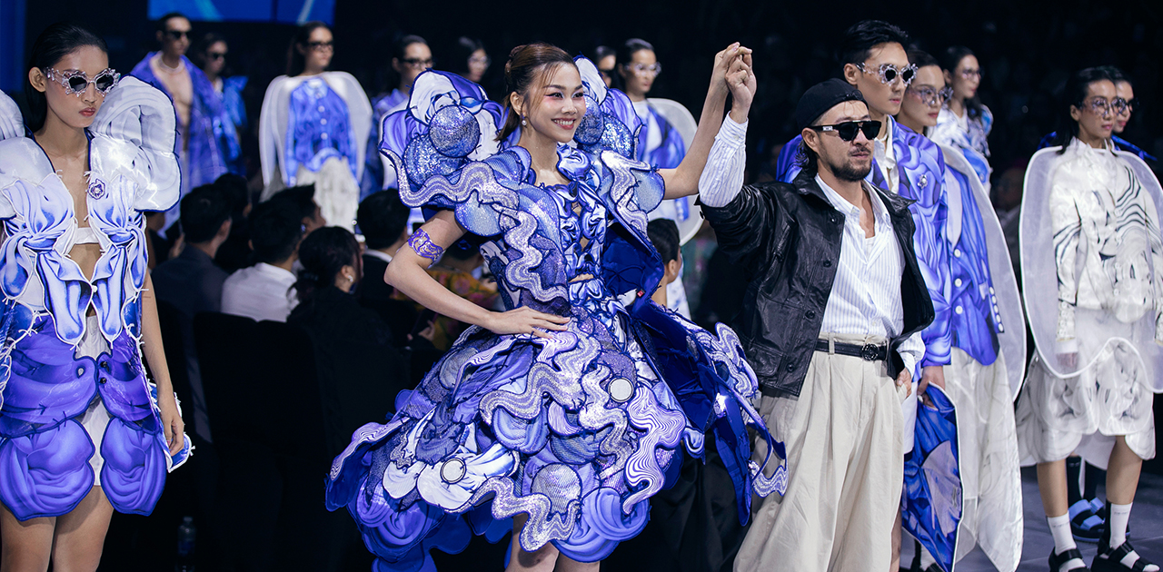 Thanh Hằng 'lỗ vốn' khi sắm giày mới diễn mở màn Vietnam Inter Fashion Week - ảnh 6