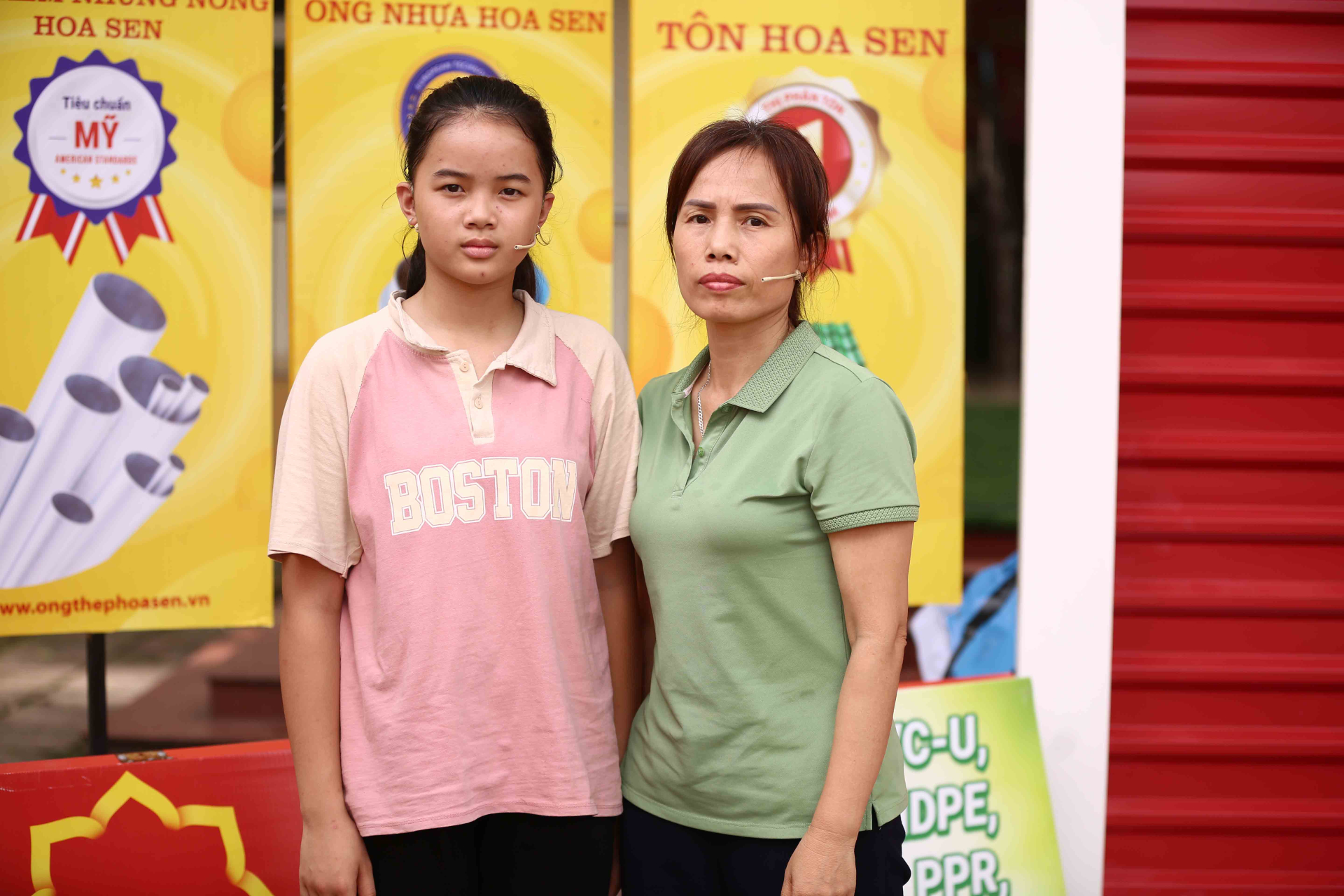 MC Quyền Linh, ca sĩ Kay Trần và ca sĩ LyLy xúc động khi chứng kiến hoàn cảnh của các em nhỏ mồ côi - ảnh 4