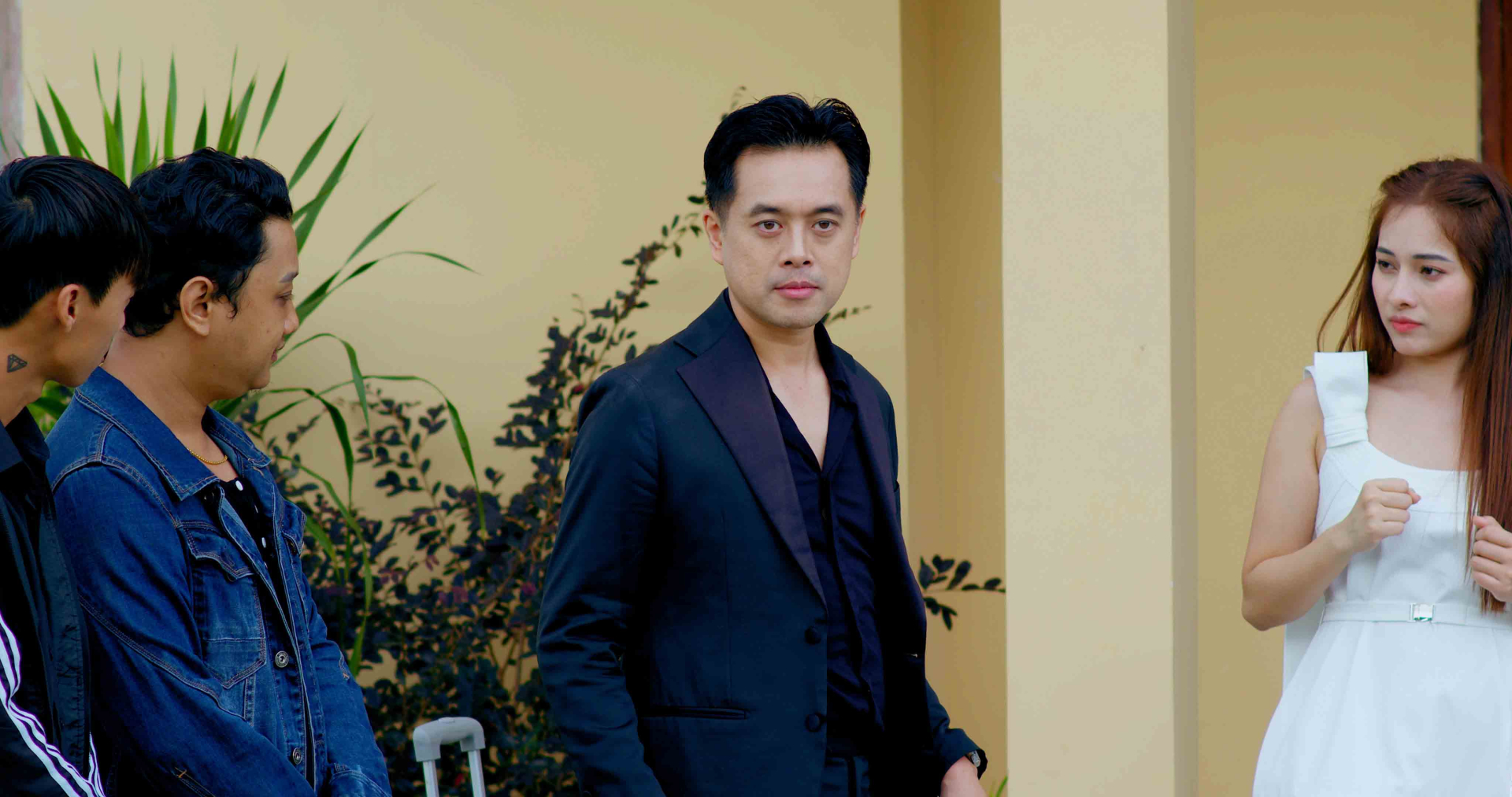 Ưng Hoàng Phúc cùng vợ chồng nhạc sĩ Dương Khắc Linh đóng phim Bí Mật Trong Sương Mù - ảnh 5