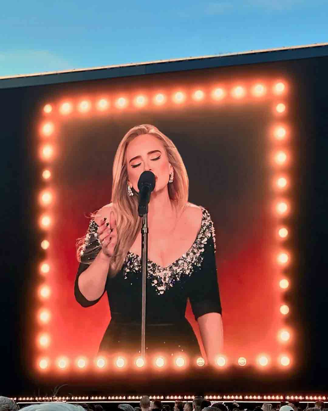 Công Trí lần thứ 3 bén duyên Adele, cùng nhau tạo khoảnh khắc vỡ òa giữa siêu concert Munich - ảnh 1