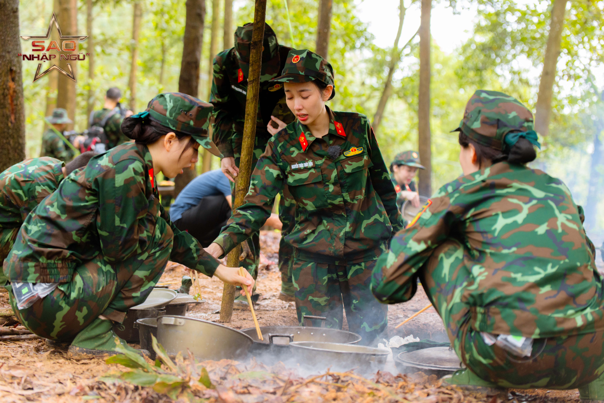 8 “chị đẹp” Sao nhập ngũ bối rối vì quả “lạ”, Pháo thẳng thắn phê bình MisThy - ảnh 3