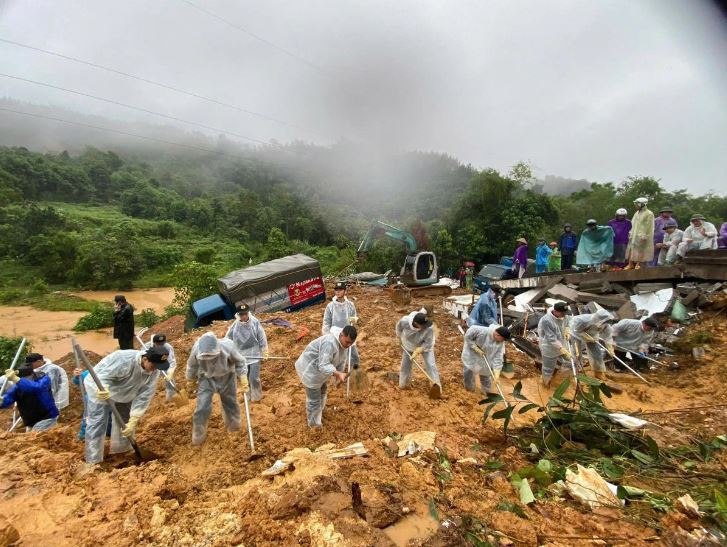 Nhiều người trách lầm làm  người livestream trong vụ sạt lở ở Hà Giang: Vì nán lại cứu người nên mới bị vùi lấp? - ảnh 1