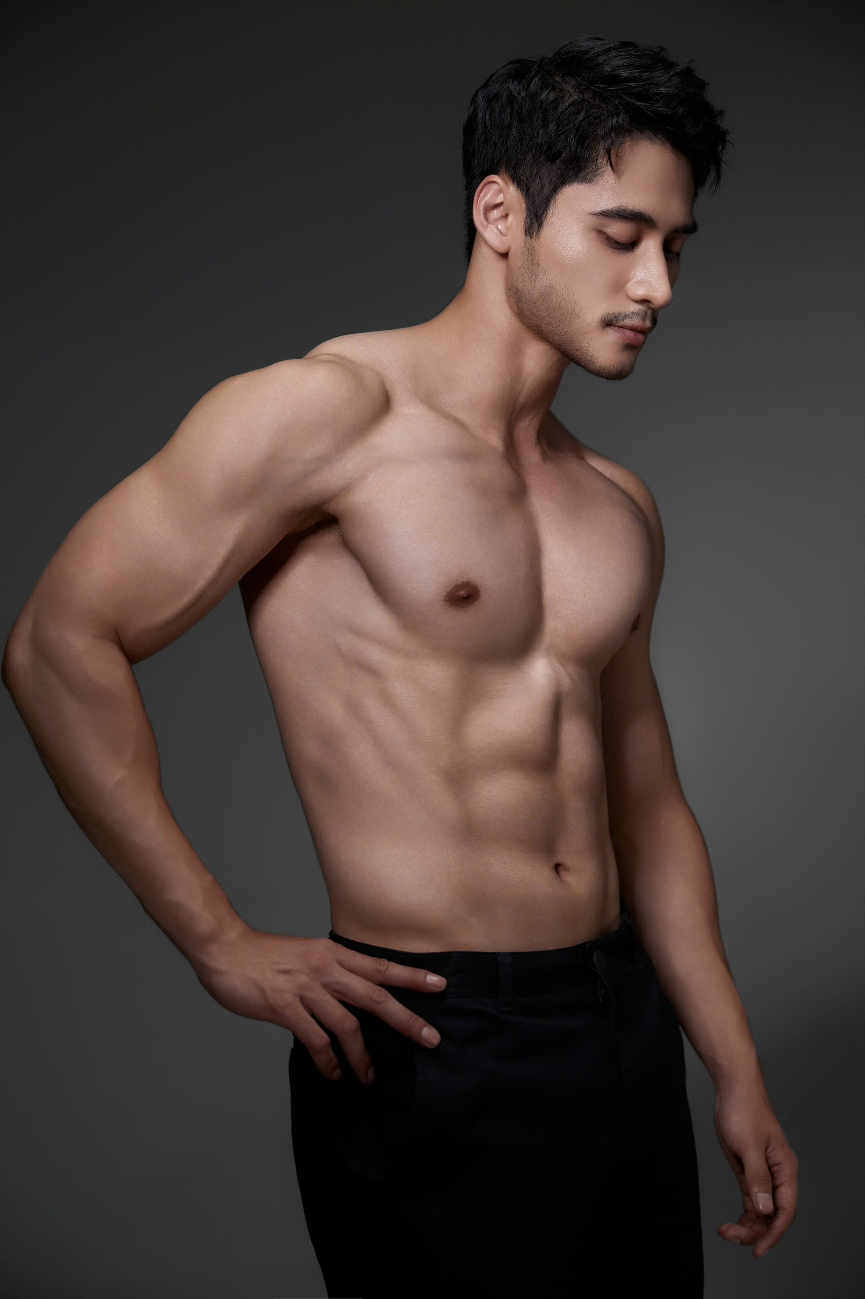 Trước thềm Mr World, Nam vương Tuấn Ngọc khoe body cuồn cuộn cơ bắp,6 múi - ảnh 4