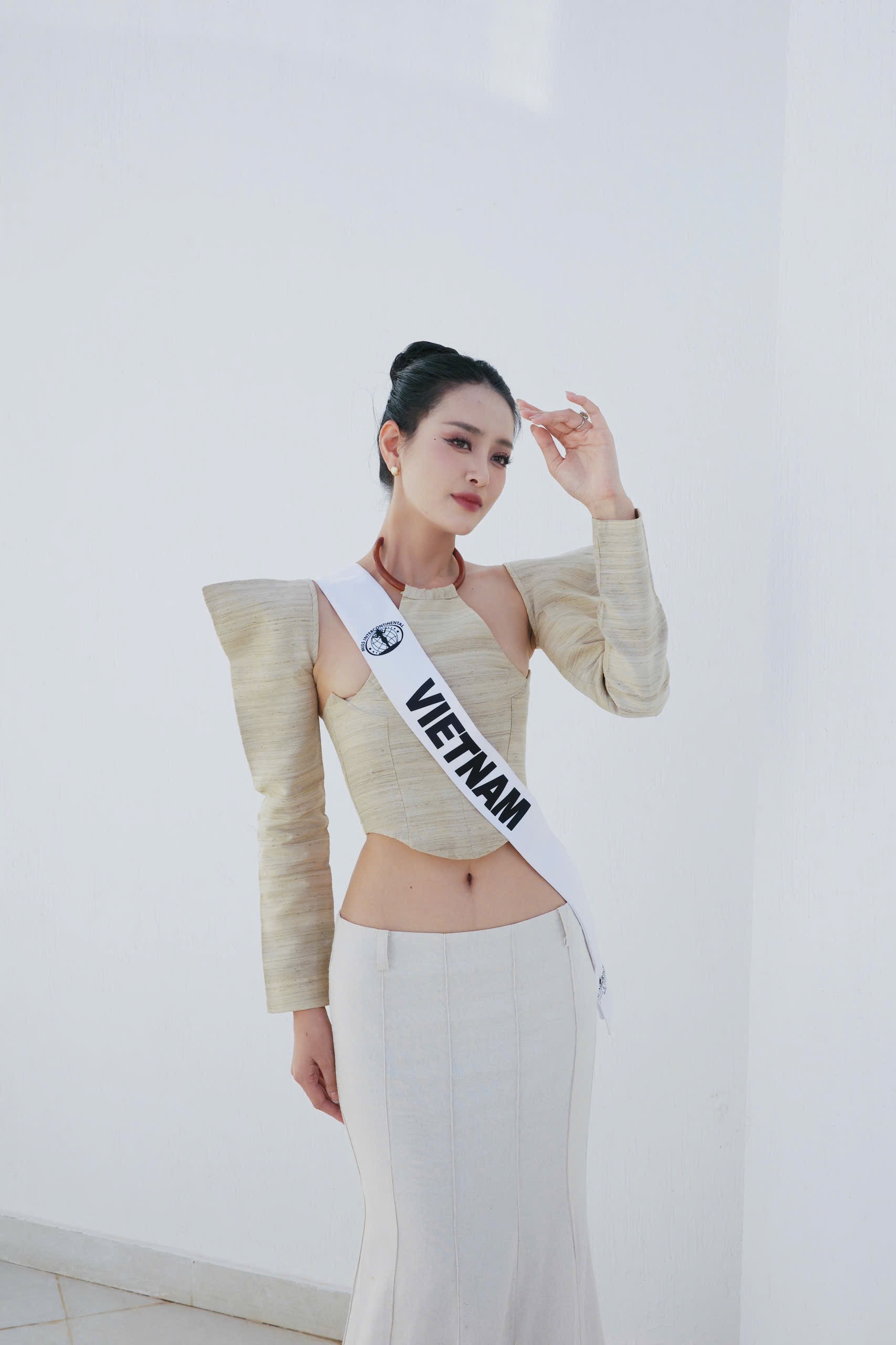 Bùi Khánh Linh: “Mẹ chính là nguồn động lực để tôi tỏa sáng tại Miss Intercontinental 2024” - ảnh 4