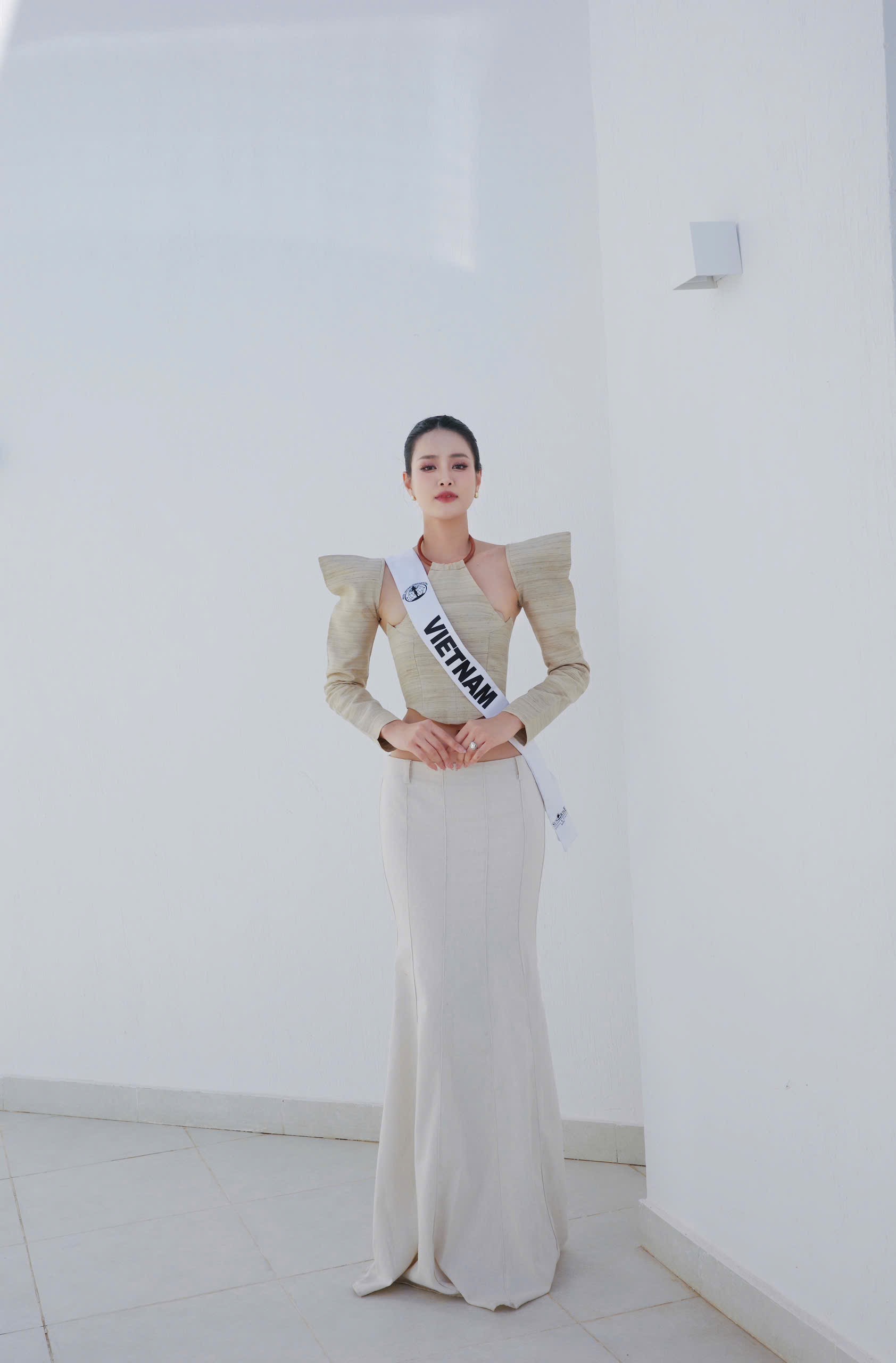 Bùi Khánh Linh: “Mẹ chính là nguồn động lực để tôi tỏa sáng tại Miss Intercontinental 2024” - ảnh 3